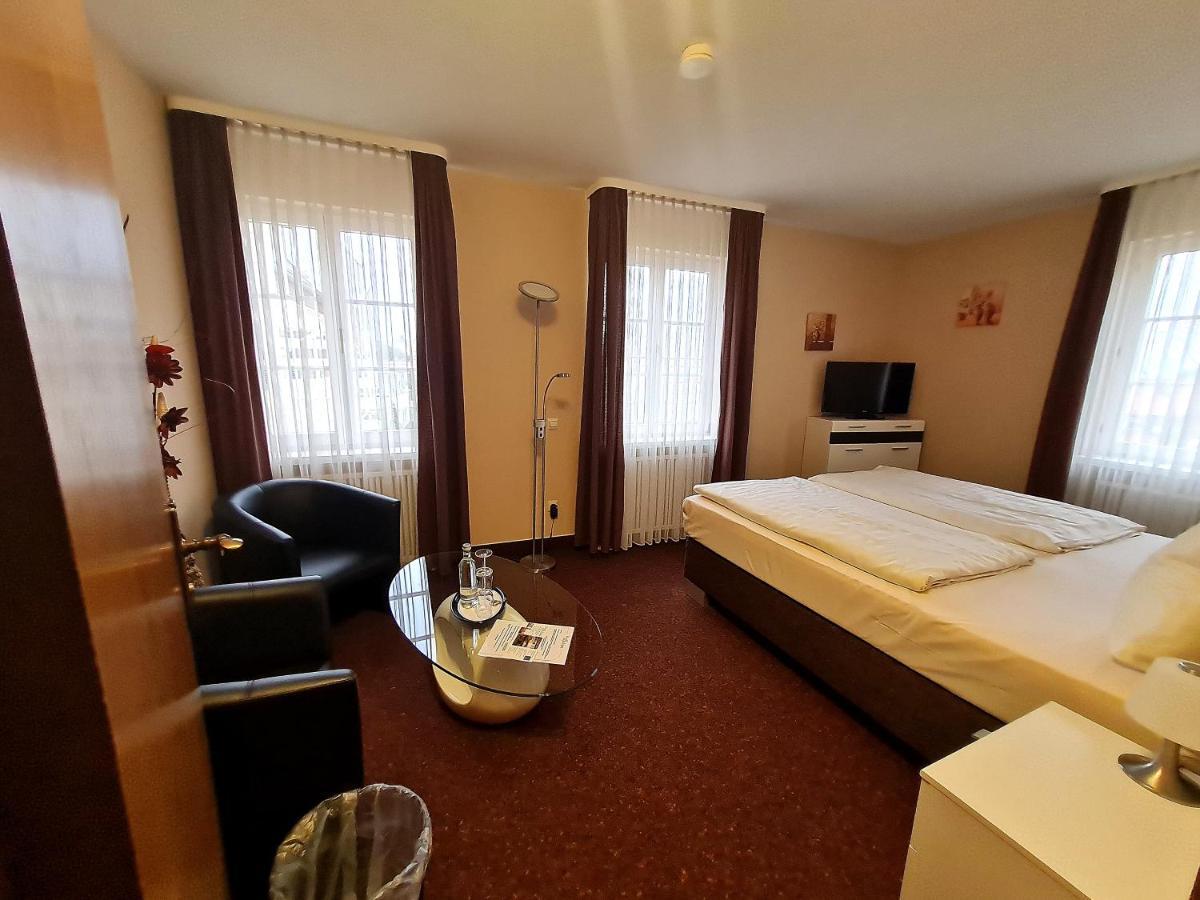 Hotel Am Schloss Alzey Exteriör bild